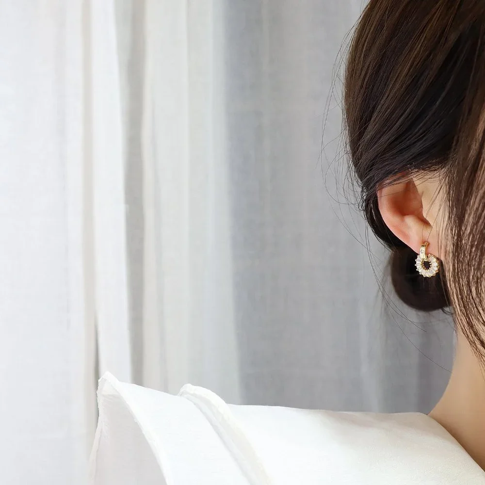 NEW 14K Gold Plated Diamond Circle Earrings a - Picture 2 of 3